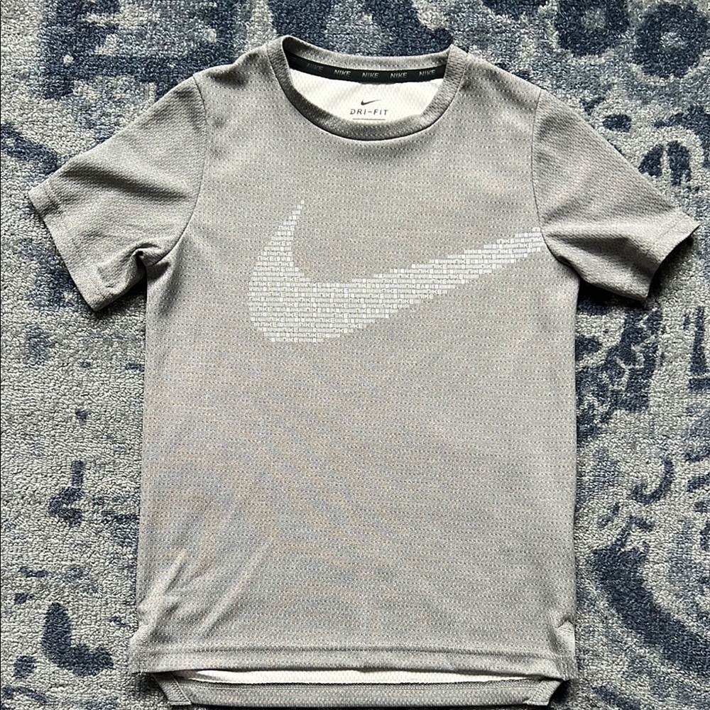 Kids Nike Dri-Fit Shirt size Small